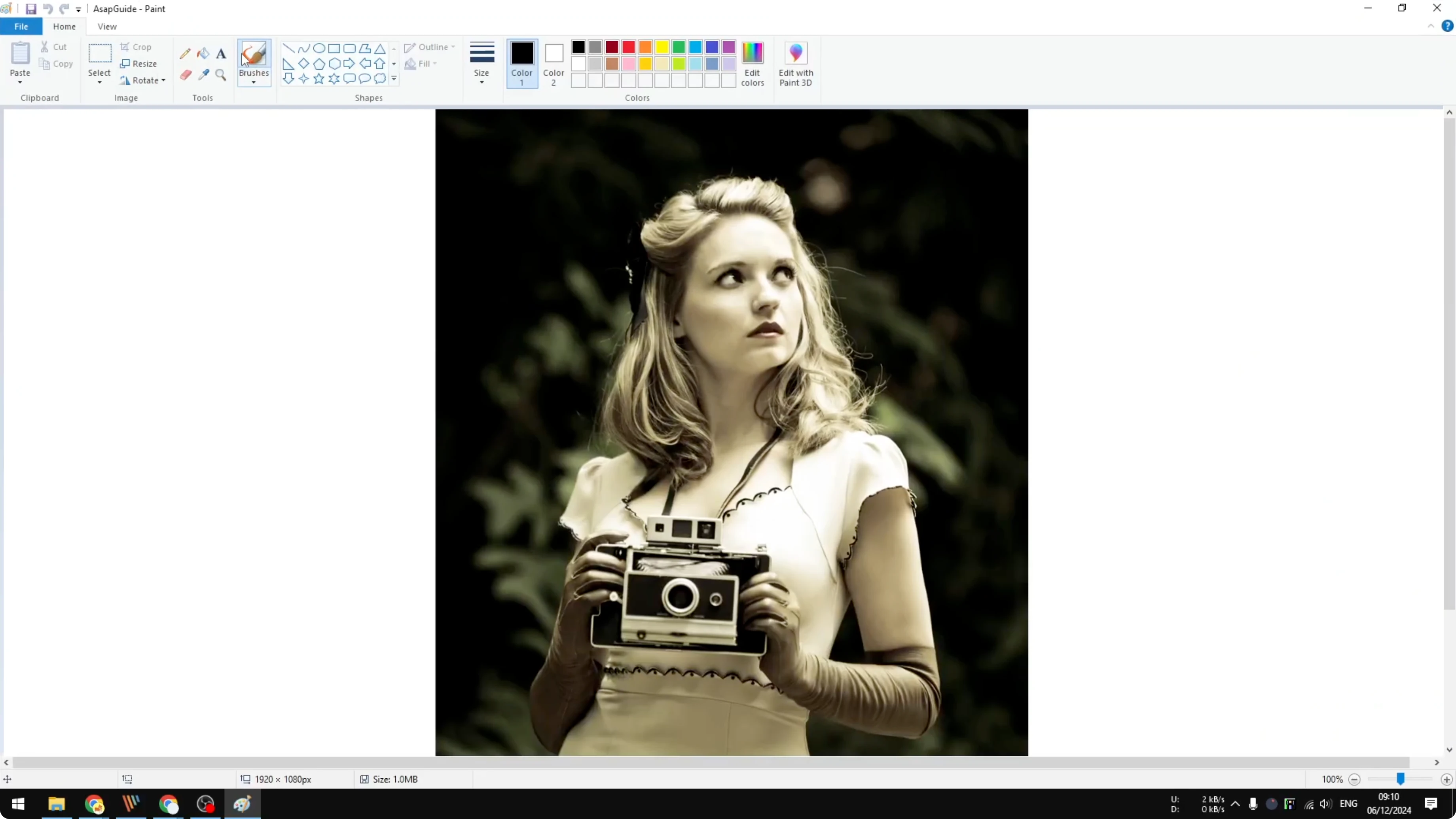 Screenshot from How to Invert Colors in Canva at 127s